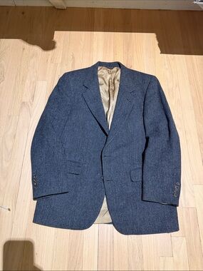 Men's Grey-Blue Herringbone Sport Coat - Tailored Look 42R vintage made in usa